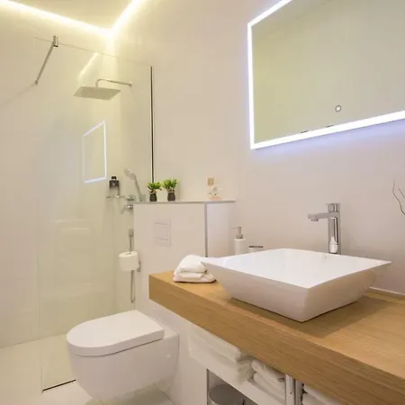 Guest house And Comfort Zone Split