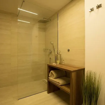 Apartment&rooms Comfort Zone 4*